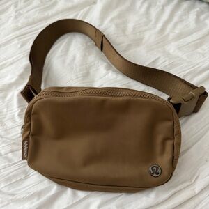 Lululemon Everywhere Belt Bag in Burnt Caramel